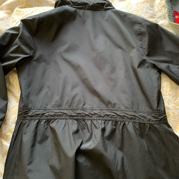 Woman’s Frenchcoat Paris rain jacket - Picture 4 of 5